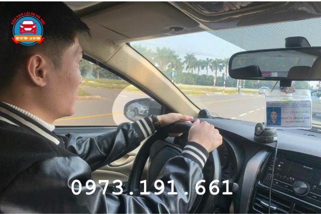 Thực hành sa hình và đường trường bài bản, chuyên nghiệp, có hỗ trợ bổ túc tay lái