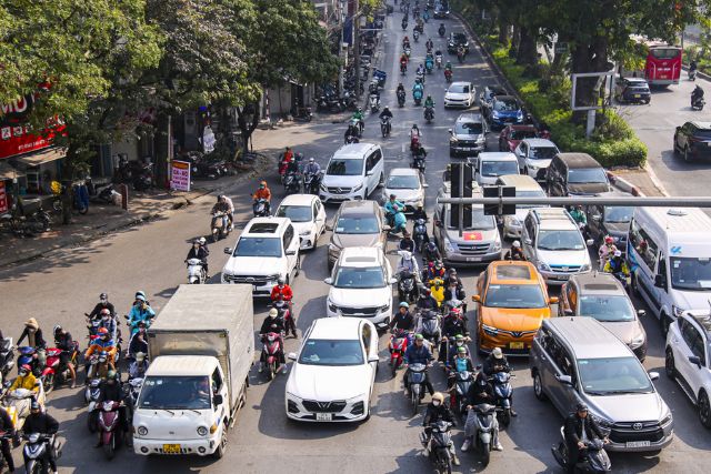 Kiên nhẫn khi gặp tắc đường, đặc biệt là vào giờ cao điểm