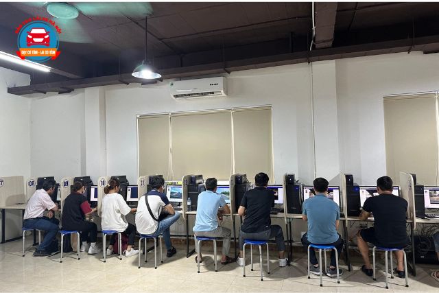 Phần lý thuyết sẽ được ôn luyện xuyên suốt khóa học vì đây là kiến thức rất quan trọng