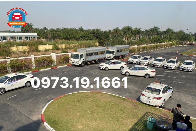 Hiện tại trước khi bước vào phần thi thực hành sa hình thì học viên phải thi qua phần thi mô phỏng tình huống và lái cabin ảo