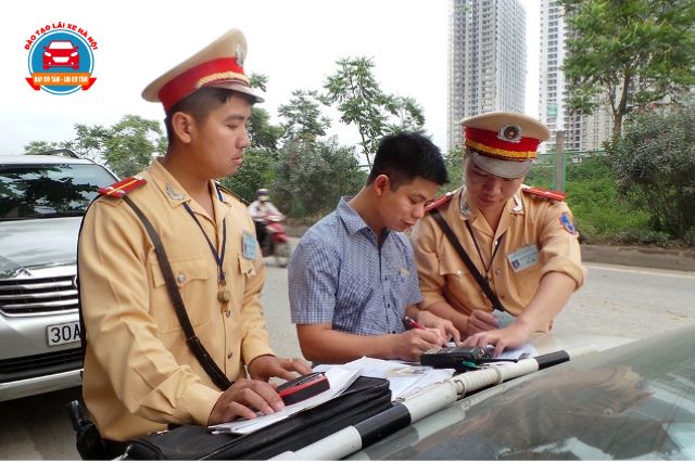 Luôn kiểm tra tình trạng phạt nguội để tránh trường hợp xe bị từ chối đăng kiểm