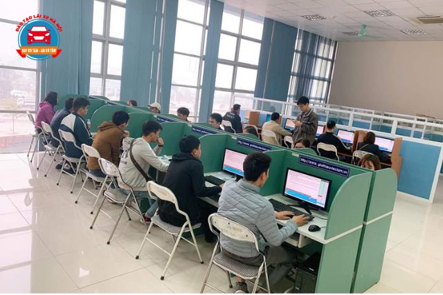 Các bằng từ C1 trở lên sẽ phải học lý thuyết tập trung